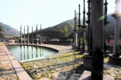 石龙旗杆