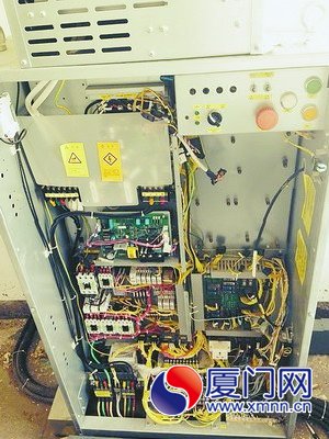 电梯主板被拆走，整台电梯没了“心脏”。