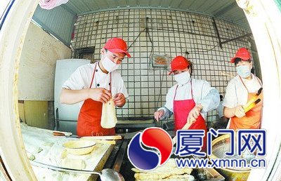 制作过程中适量添加明矾,可以令食物更脆、口感更好