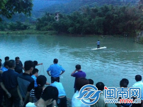 云水谣景区内，12岁女孩落水，5人接力救人，肖财金 