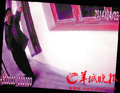吴昕泉指着法官周永川喊：“你要是搞不死我，我就搞 