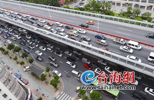仙岳路堵车