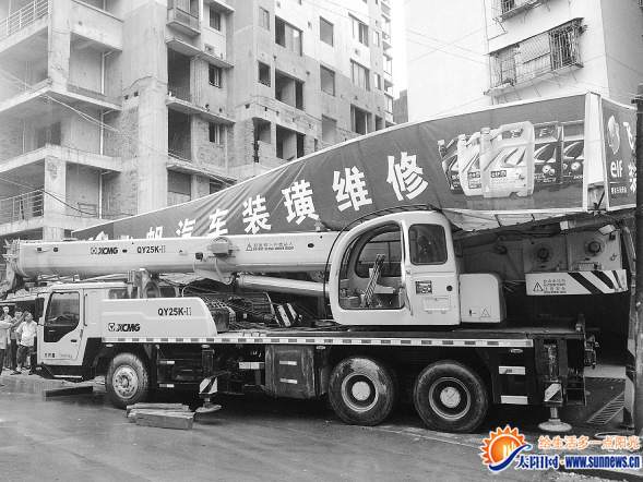 起重吊车图片