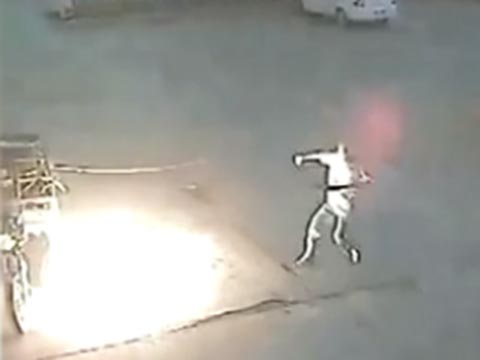 恐怖主义的网上推手