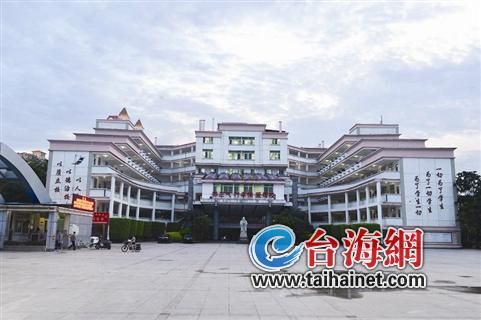 设施先进的漳州实验中学
