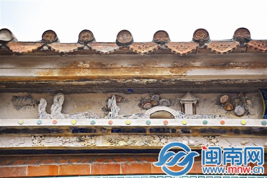 后崎新厝水车堵上的灰塑、彩陶原汁原味1