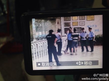 男子广州汽车站持刀劫持人质
