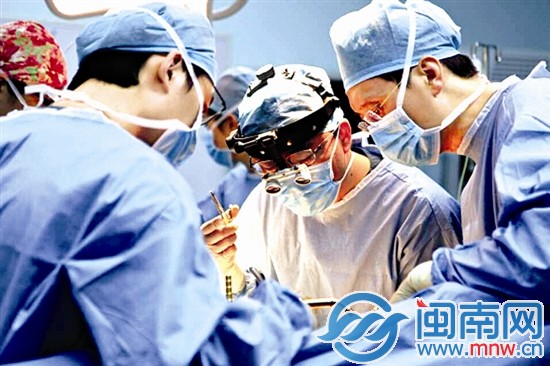 经过手术，小宇的生命得以用另一种方式延续