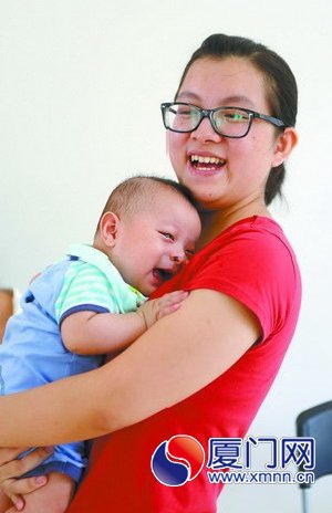 妈妈正确抱孩子