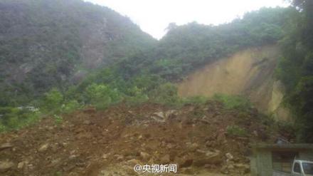 云南福贡发生山体滑坡事故