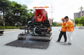 沥青路面热再生修补车