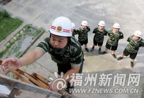 正在训练中的张鑫泉
