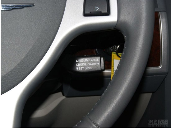 克莱斯勒TOWN AND COUNTRY 2010款11