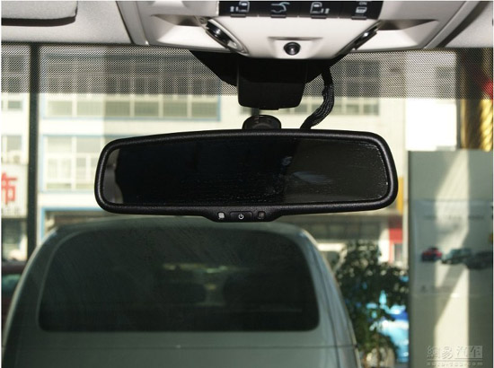 克莱斯勒TOWN AND COUNTRY 2010款15