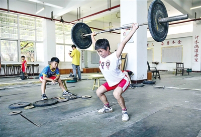 运动员刻苦训练，积极备战