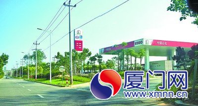 翔安大道唯一的一座加油站是处于进岛方向上