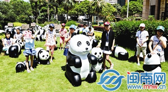 与萌物合影吧