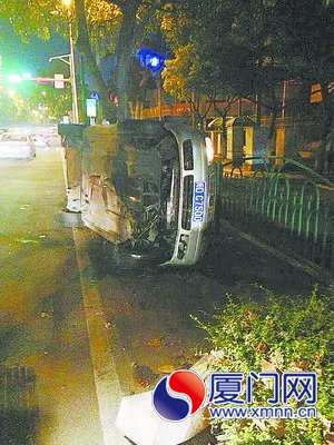 小车侧翻