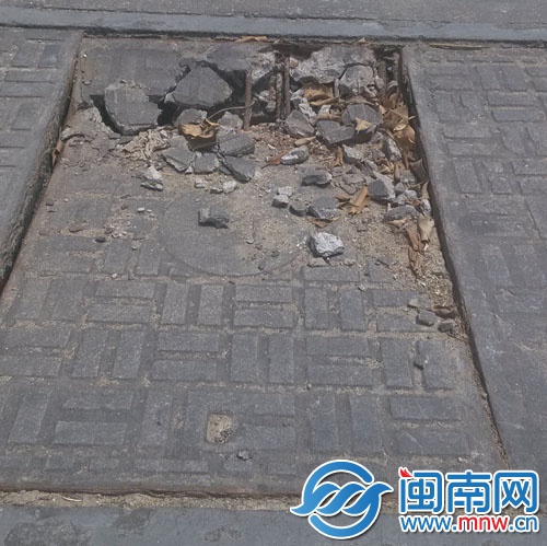 破碎的窨井盖
