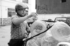 送水工6年写50万字小说