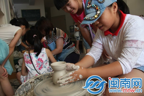 陶艺体验 指尖捏出想象力