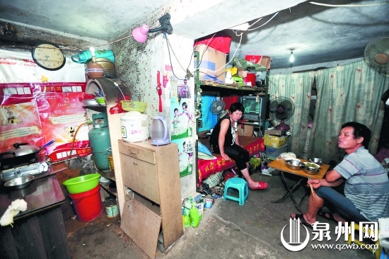社区储藏间住人