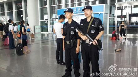 特警队员