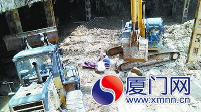 司机魏某正在被抢救