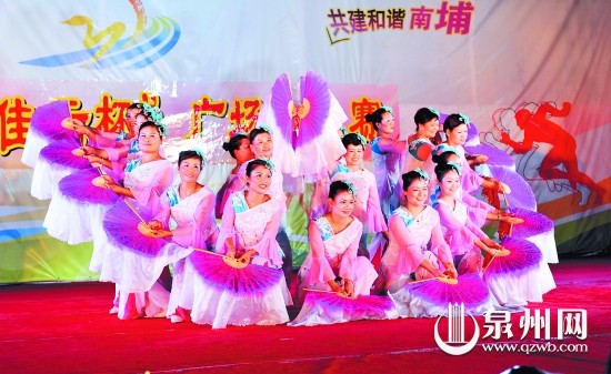 广场舞比赛现场