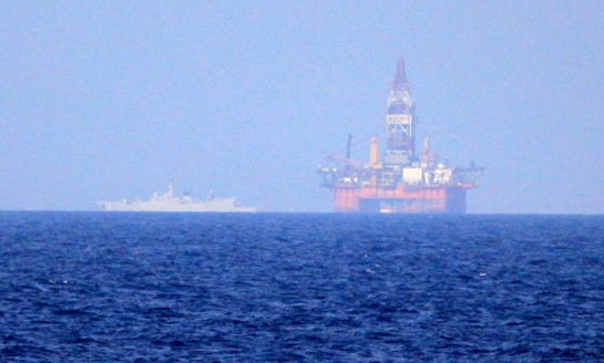 越南拍摄的中国海空力量护卫981钻井平台2