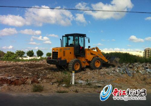 罗山后林社区 空地闲置多年成垃圾场