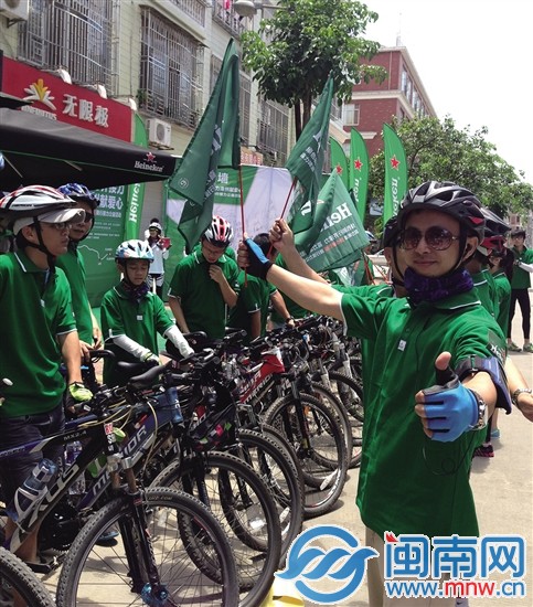 2800名漳州市民与喜力啤酒 一同建造爱心图书馆8