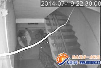 男子犯案过程被监控探头拍下