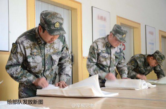 解放军配备新版作战地图