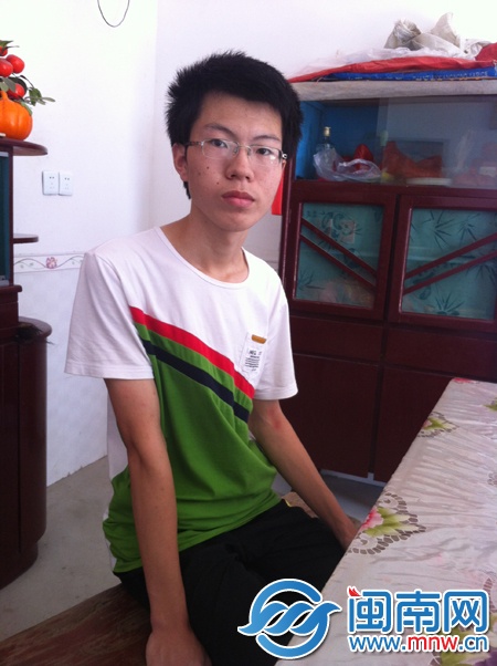 姓名：江世河