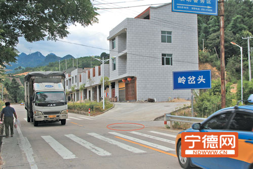 蕉城“怪”女子走夜路被撞身亡 司机逃逸