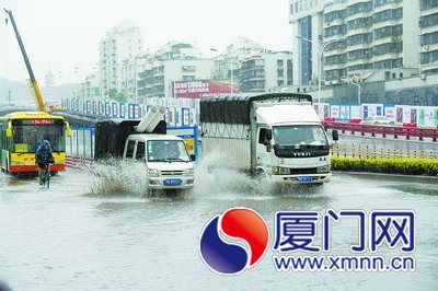 仙岳路部分路段昨日出现积水