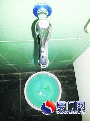 蓝色的水