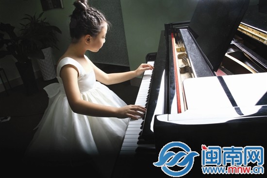 寻找小小钢琴家 快来报名吧