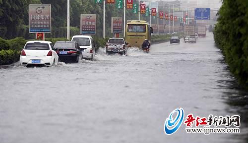 泉安路安海丙厝积水严重。